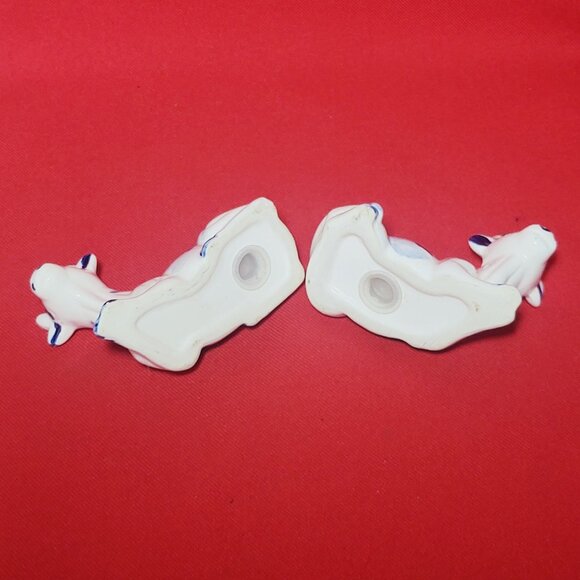 Vintage Blue and White Porcelain Cow Salt Pepper Shaker - Picture 6 of 10